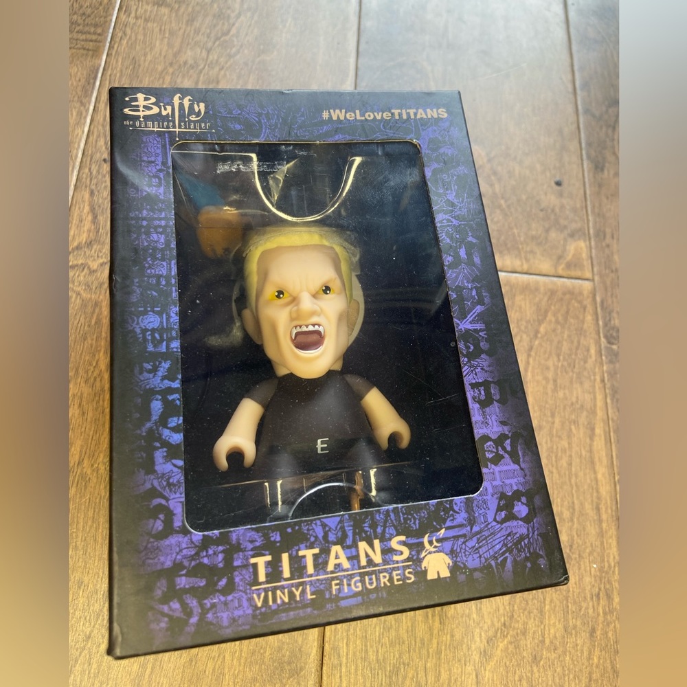 Buffy the vampire slayer Spike vinyl figure